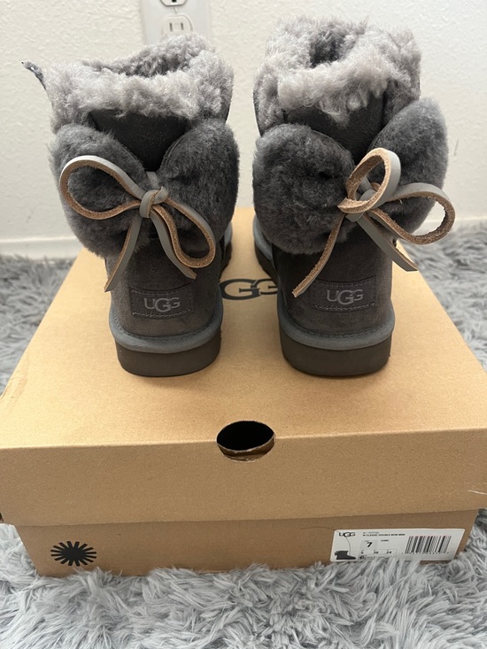 UGG Shoes - UGG Charcoal Gray Shearling Bow Back Ankle Boots
